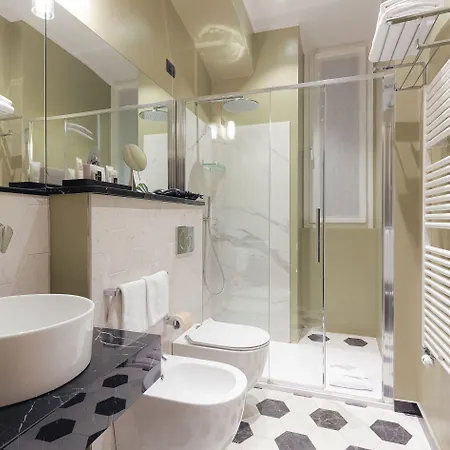 Astoria Hotel 4*
