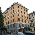 Astoria Hotel 4*