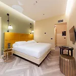 Astoria Hotel 4*