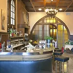 Astoria Hotel 4*