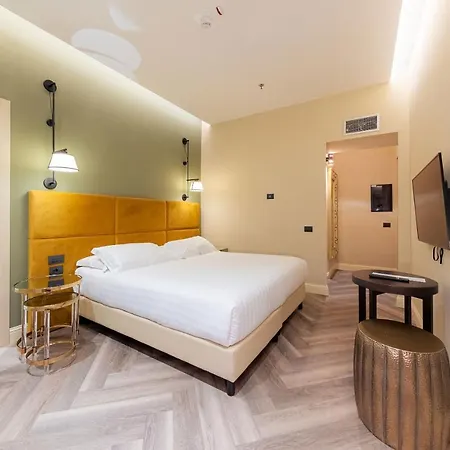 Astoria Hotel 4*