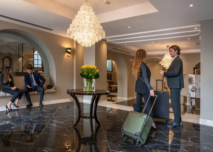 Astoria Hotel 4*