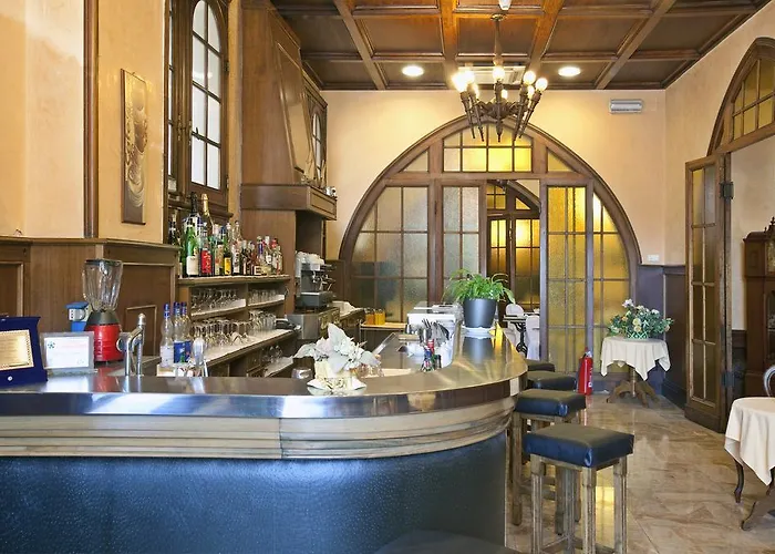 Astoria Otel 4*