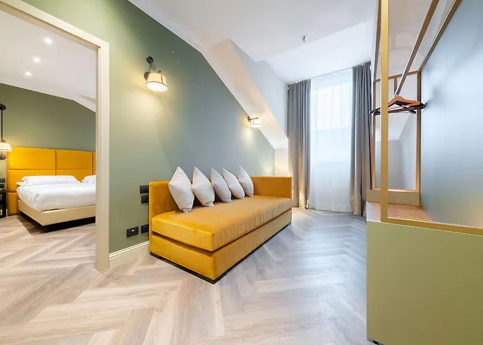 Astoria Hotel 4*